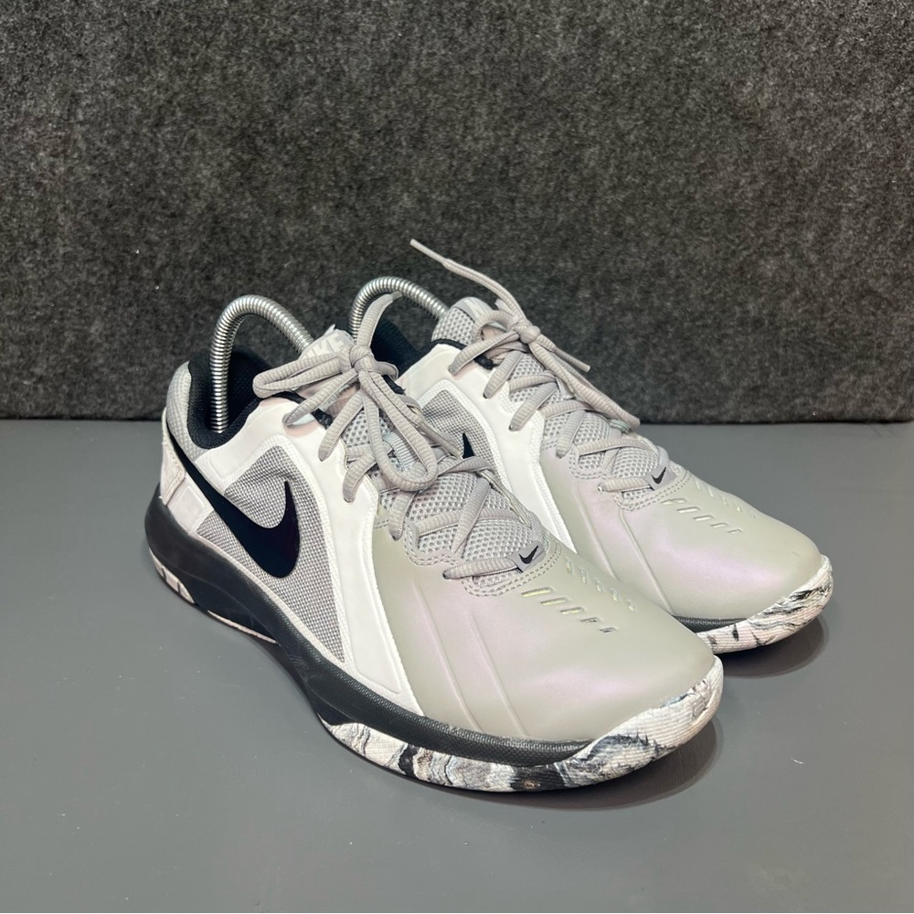 Nike Air Mavin Men's Basketball Shoes Size 7.5